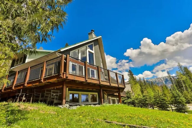 Building Photo - 4595 Alpine Way