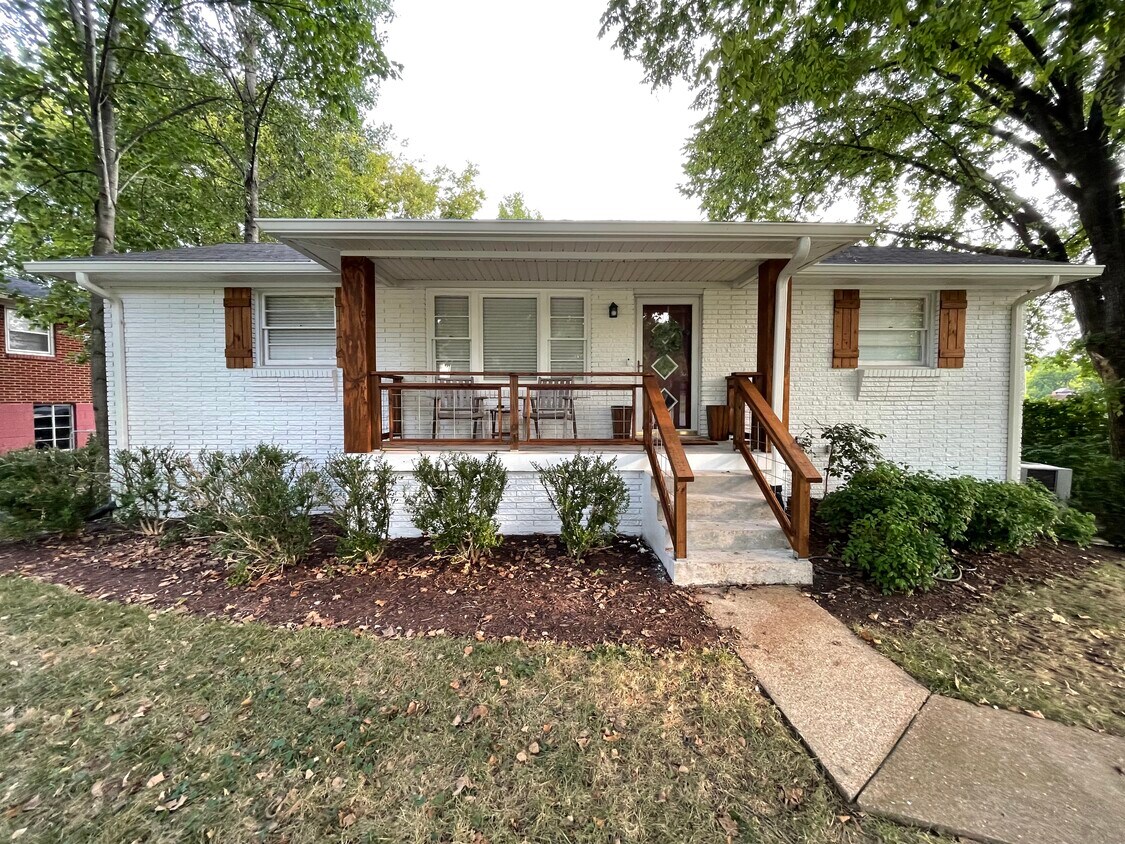 Primary Photo - 6404 Thunderbird Dr