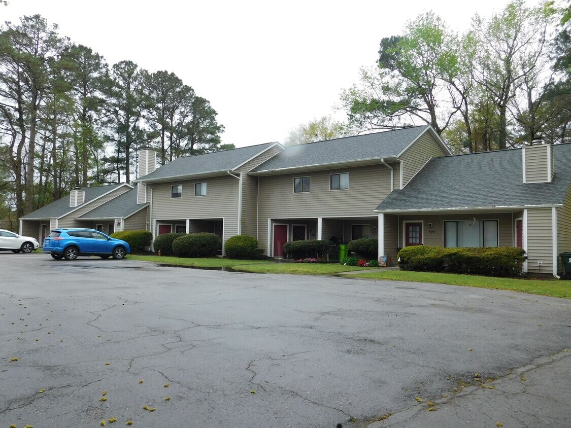 Primary Photo - 1505 College Way Available in the College ...