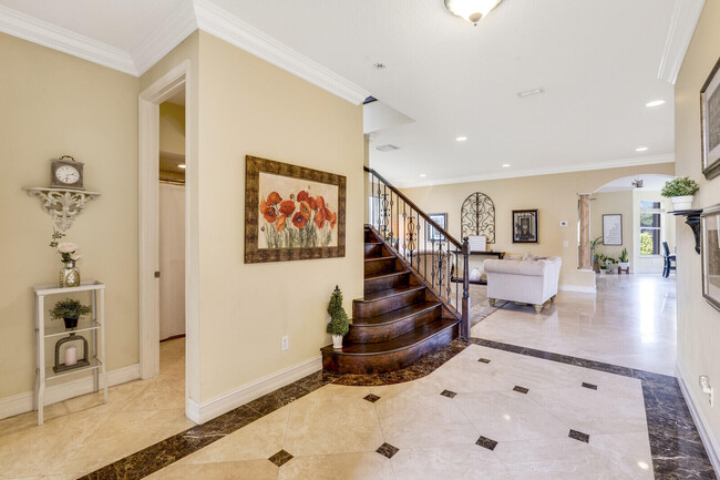 Building Photo - 8676 Breezy Hill Dr