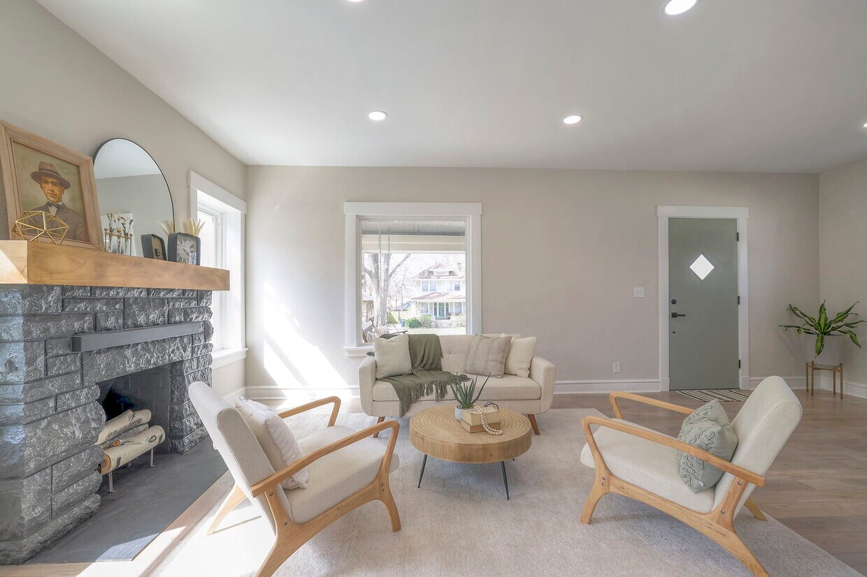 Foto principal - 5705 Harrison St