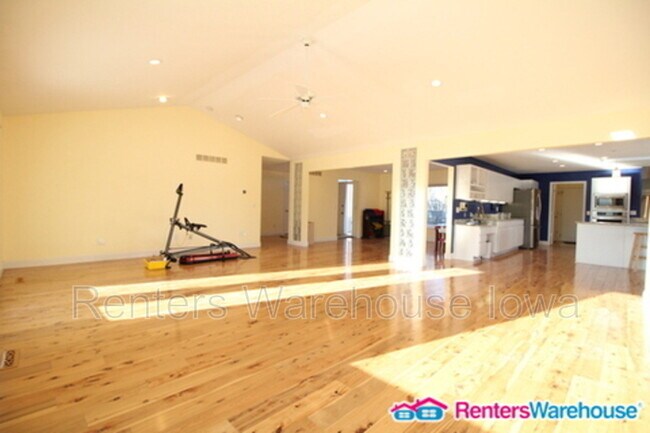 Building Photo - 4805 Westbrooke Pl