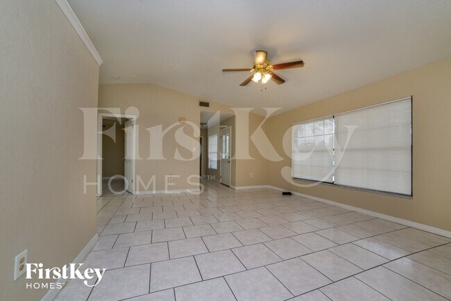 Foto del edificio - 571 Degroodt Rd SW