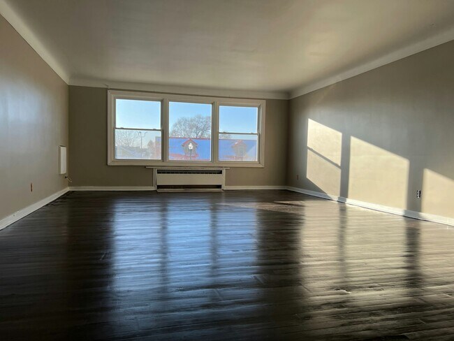 Foto del edificio - 20934 Van Dyke Ave