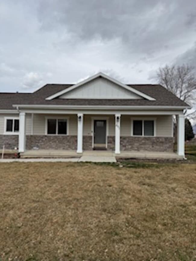 Building Photo - Marvelous