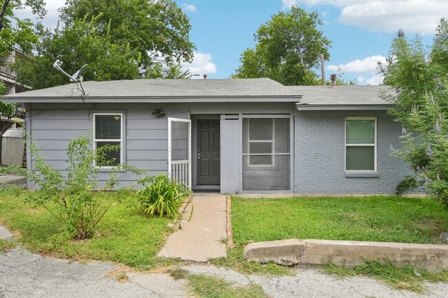 Foto del edificio - 8400 Sequoia Dr