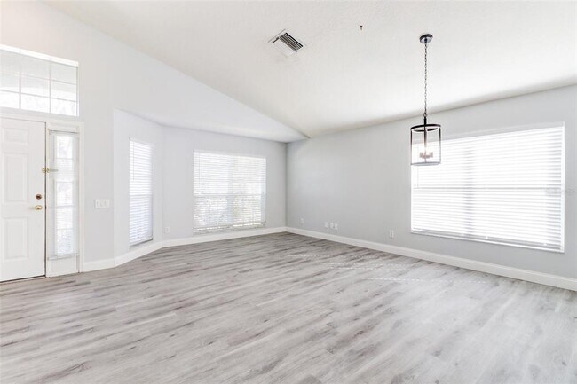 Foto del edificio - 29806 Morningmist Dr