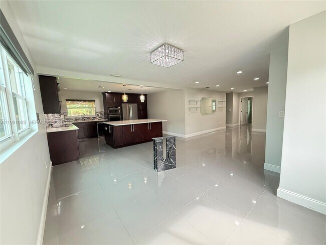 Foto del edificio - 5488 Fearnley Rd