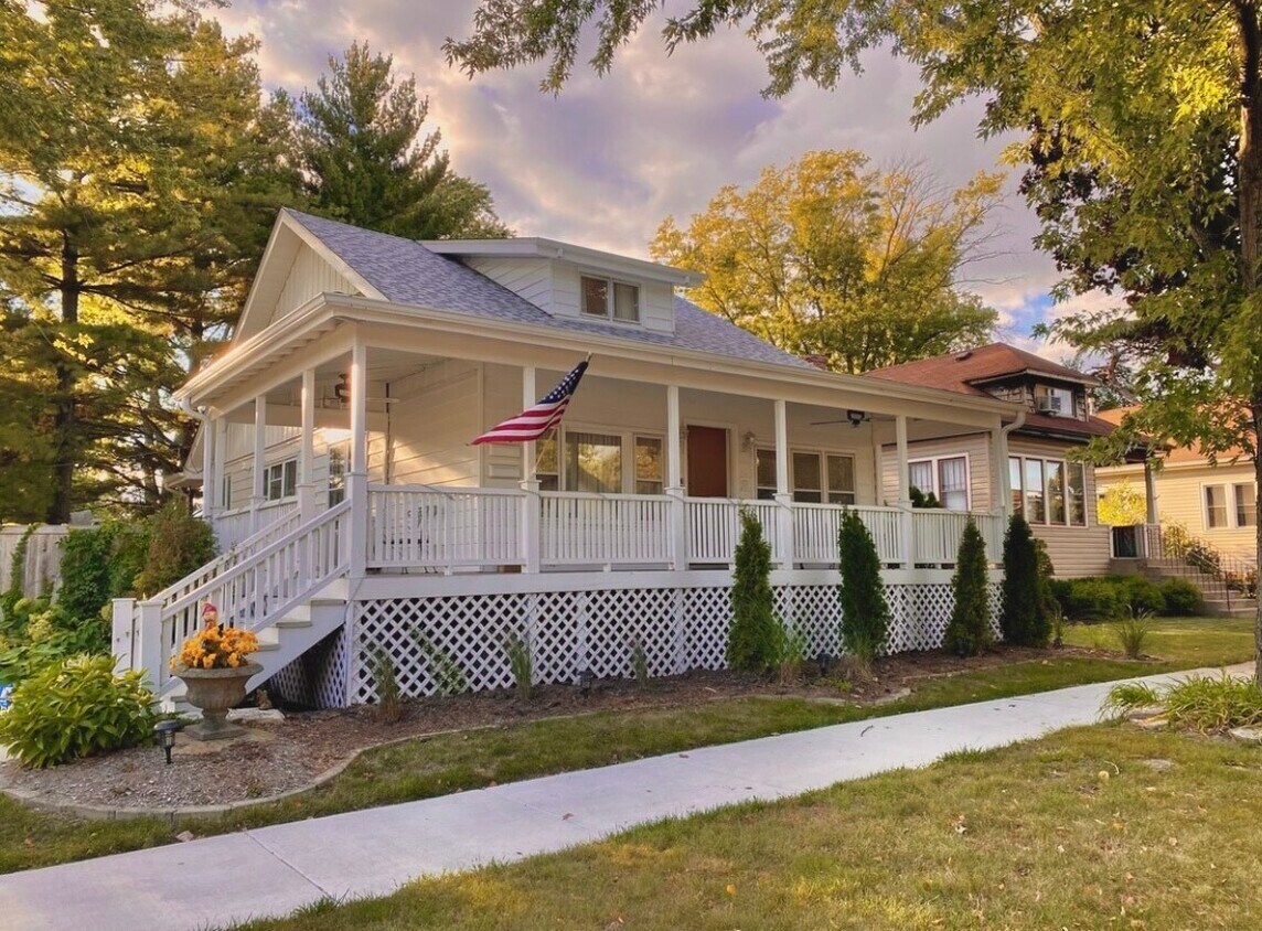 Primary Photo - 9746 S 53rd Ave