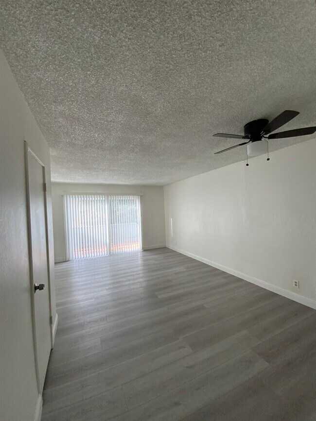 Foto del edificio - 461 Corte Arango