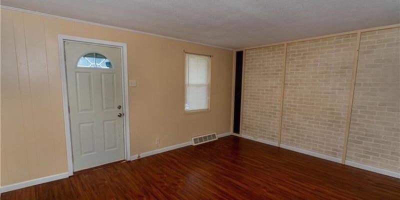 Primary Photo - 214 Hill Street
