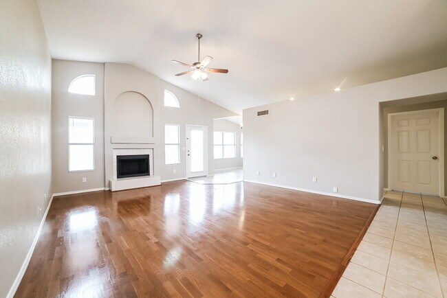 Building Photo - 4531 E White Aster St