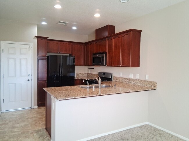 Foto del edificio - For Rent. 3 Bedroom, 2.5 Bath