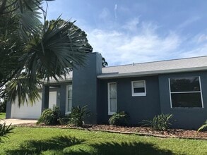 Building Photo - 111 Lura Ln