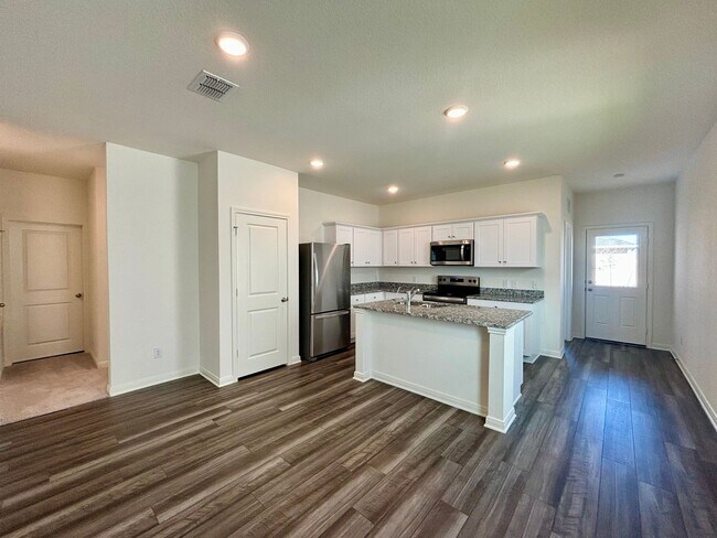 Spacious Single-Story Living with Communit... - Spacious Single-Story Living with Communit... House