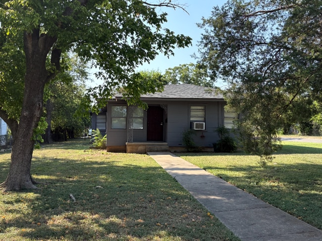 Building Photo - 3828 Colcord Ave