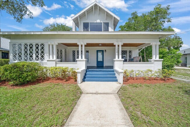 Building Photo - 1326 Riverside Dr