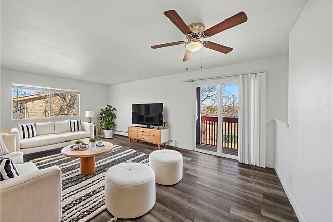 Foto del edificio - 4270 Loomis Ave