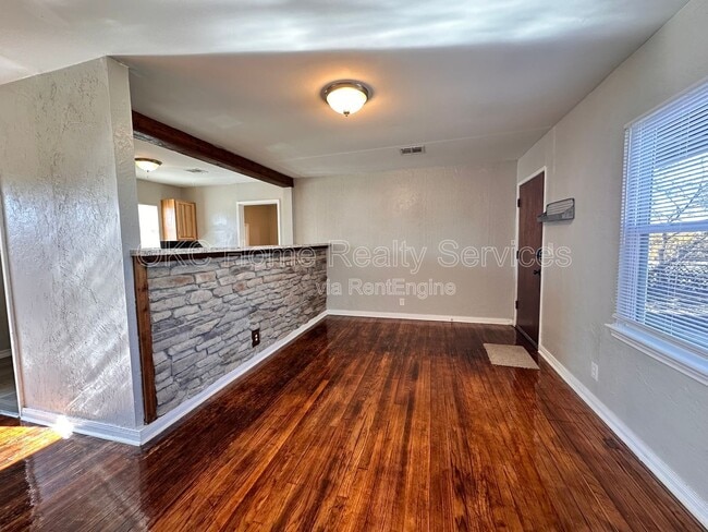 Building Photo - 312 Bolton Pl