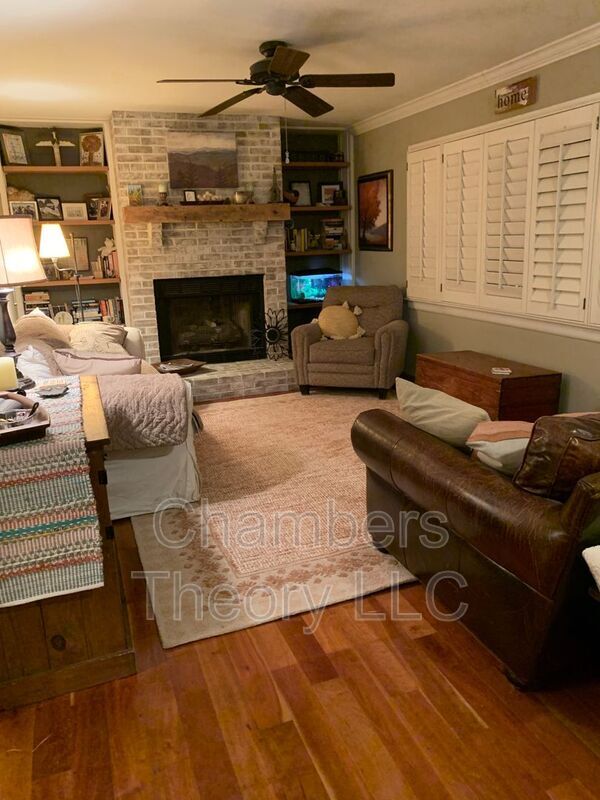 Building Photo - 16 Honeybee Ave