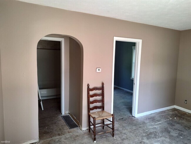 Foto del edificio - 2 br, 1 bath House - 3168 West Parkway Avenue
