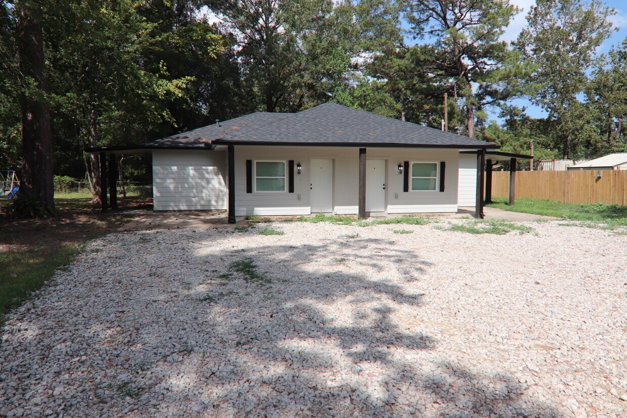 Primary Photo - 240 Mill St