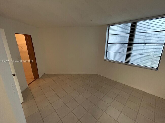 Foto del edificio - 210 Lake Pointe Dr