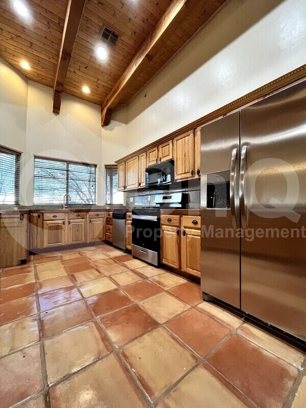 Building Photo - 9840 N Anway Rd