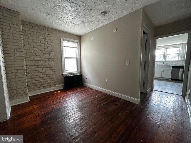 Foto del edificio - 272 Maple Ave