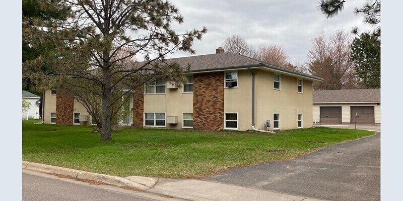 Primary Photo - 640 Pine
