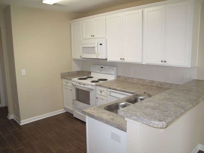 Foto del edificio - 195 Connor Lp