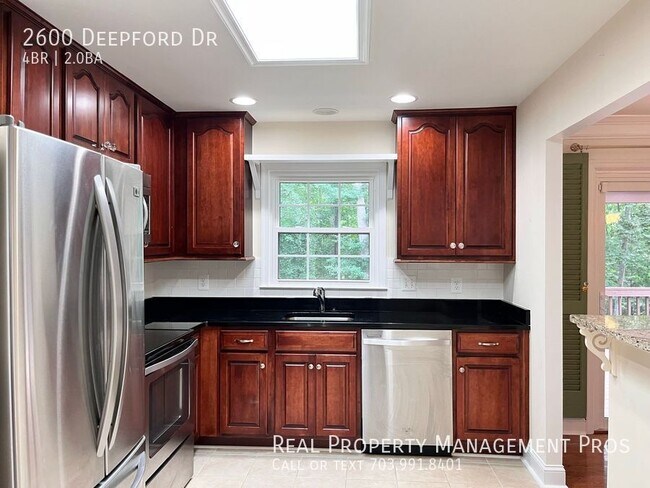 Foto del edificio - 2600 Deepford Dr