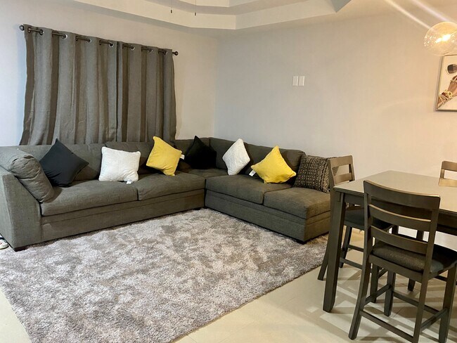 Foto del edificio - 204 S Ridge Ln