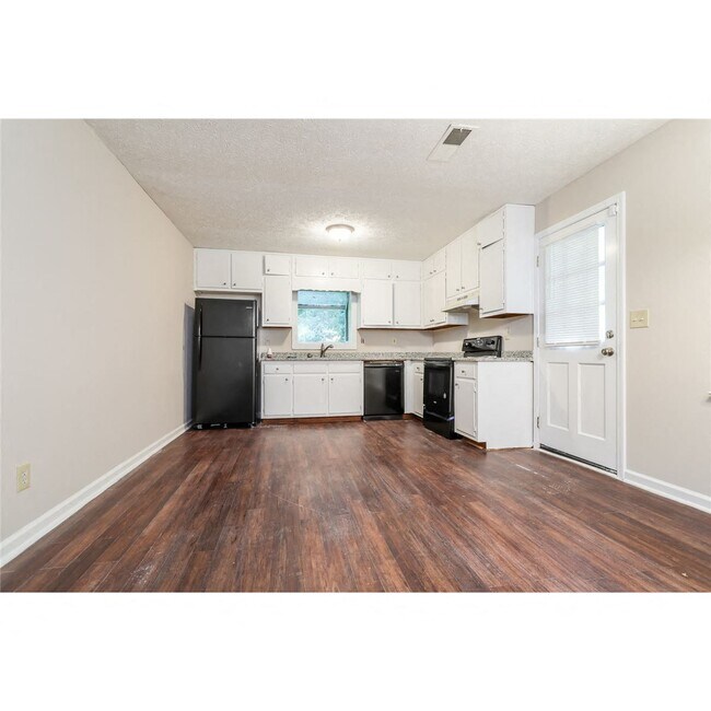 Building Photo - 4031 Wrexham Dr