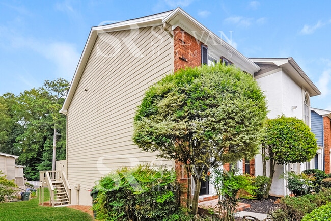 Building Photo - Charming 2BR Brick Haven Awaits You