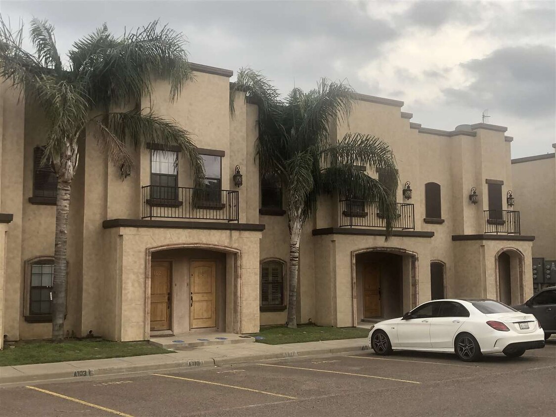 Primary Photo - 8216 Casa Verde Rd