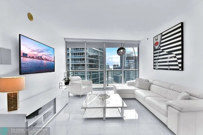 Foto del edificio - 475 Brickell Ave