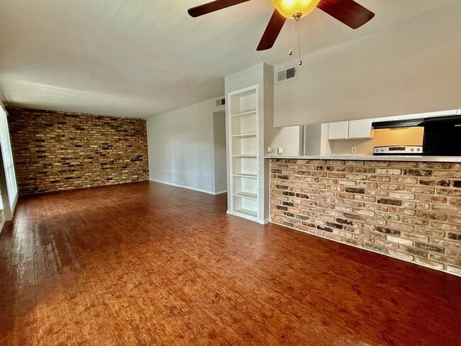 Building Photo - 525 Heights Blvd