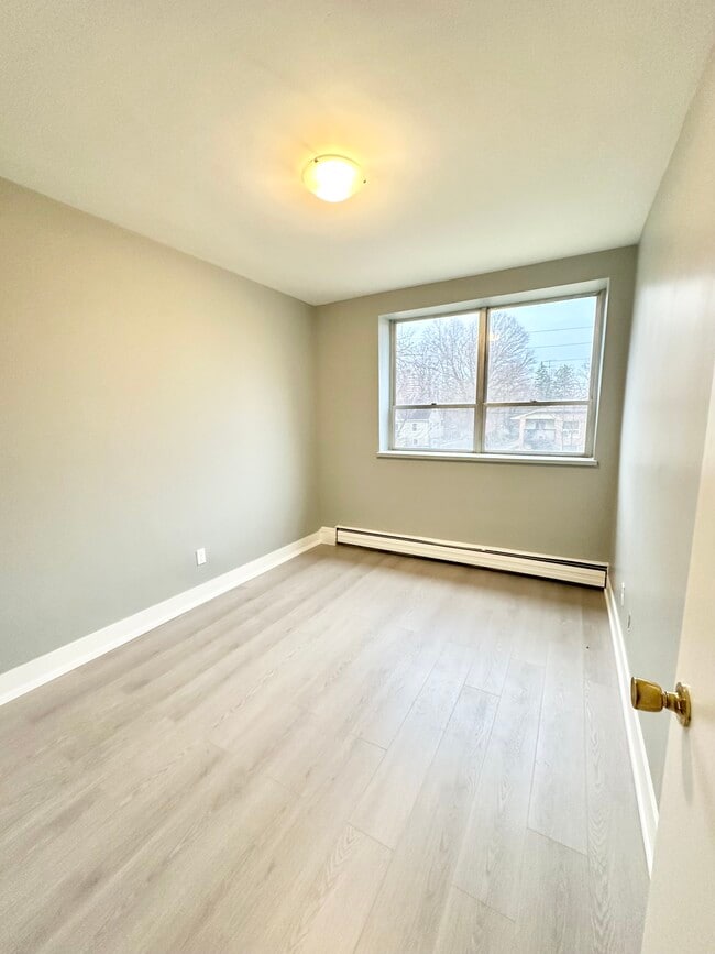 Building Photo - Victoria Apartments