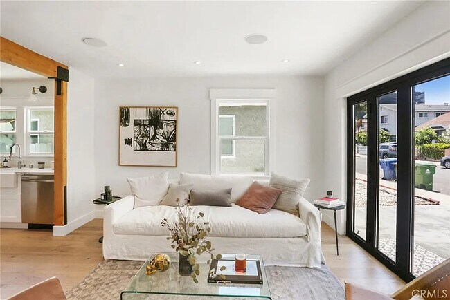 Foto del edificio - 3816 Goldwyn Terrace