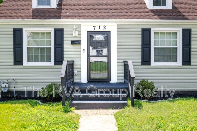 Foto del edificio - 712 Hill Top Dr