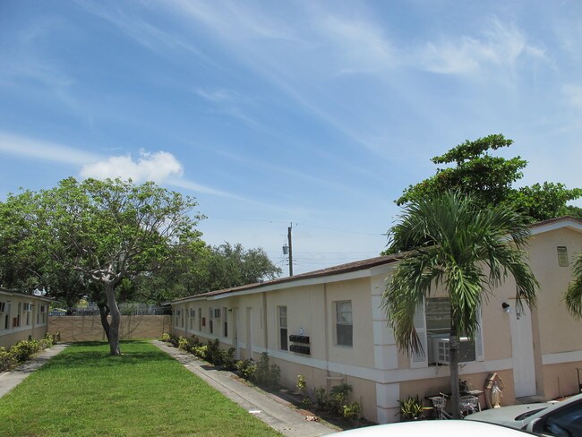 Foto del edificio - 408 NW 10th St