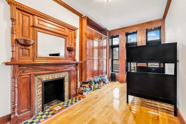 Building Photo - 50 W 91st St