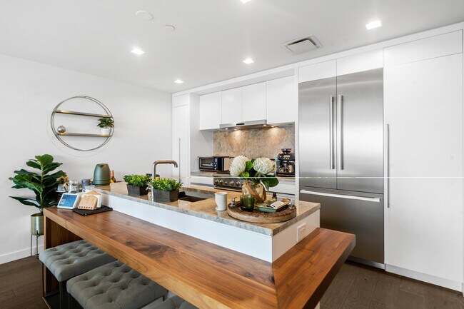 Foto del edificio - 320 Adolphus Ave