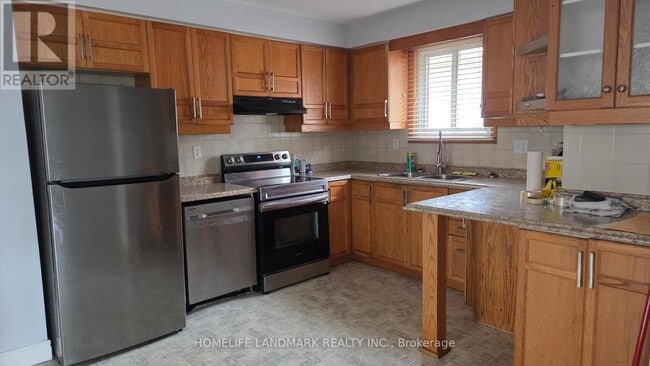 Photo du bâtiment - 33 Elora Dr