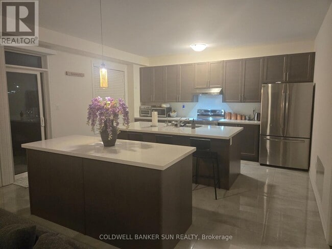 Building Photo - 36 Bavenden Cres