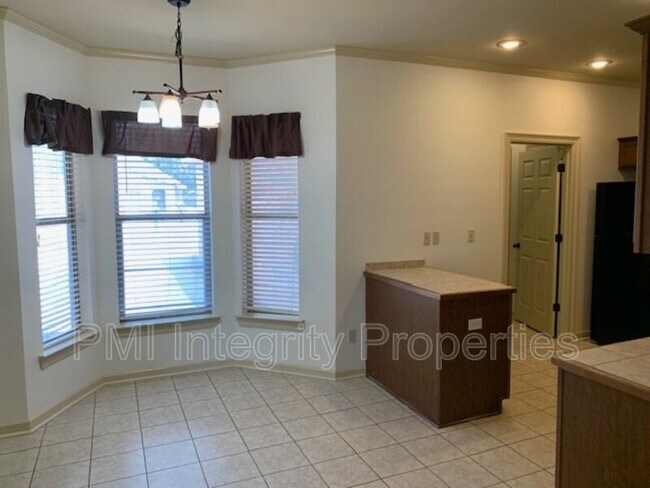 Building Photo - 107 Chevalier Blvd