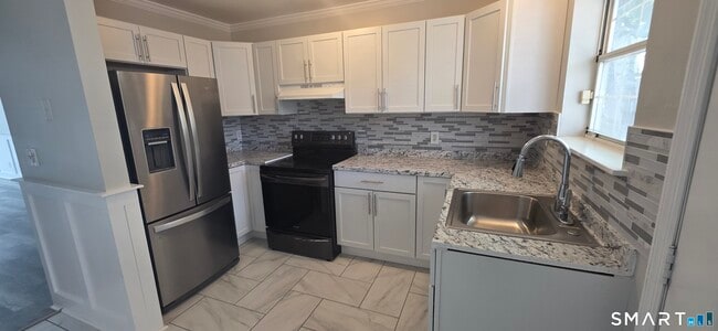 Foto del edificio - 769 Sylvan Ave