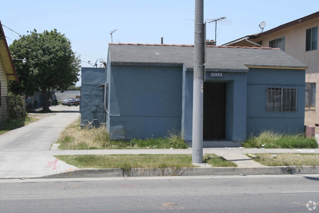 Primary Photo - 10843-10845 3/4 S Prairie Ave