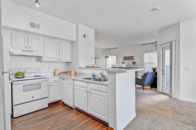 Building Photo - Portola West Vegas